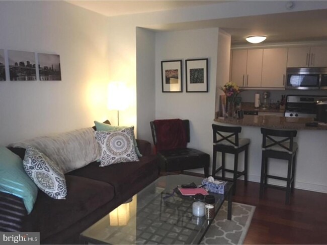 Photo - 219 S 18th St Unidad 1416