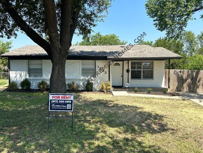 Building Photo - 1833 Grove Cir