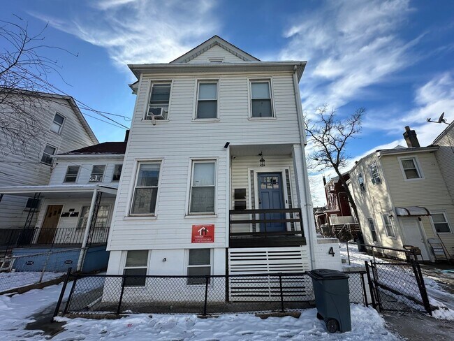 Building Photo - 54 Division St Unit Apt 1