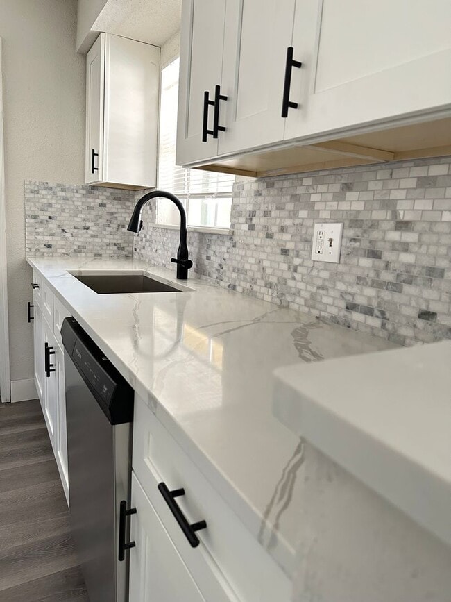 833 Riverside Dr Unit 831