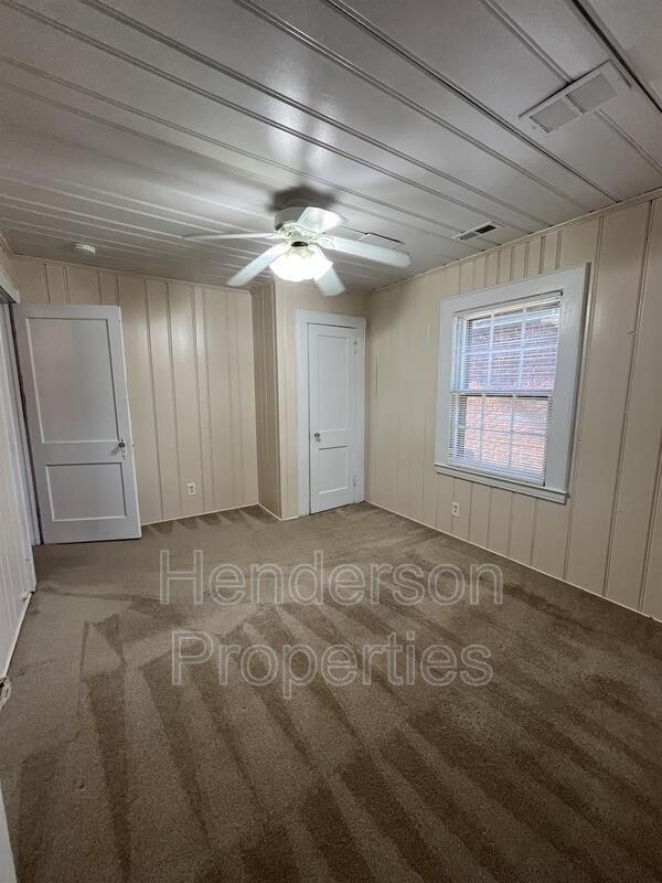 Photo - 135 Bradford Dr