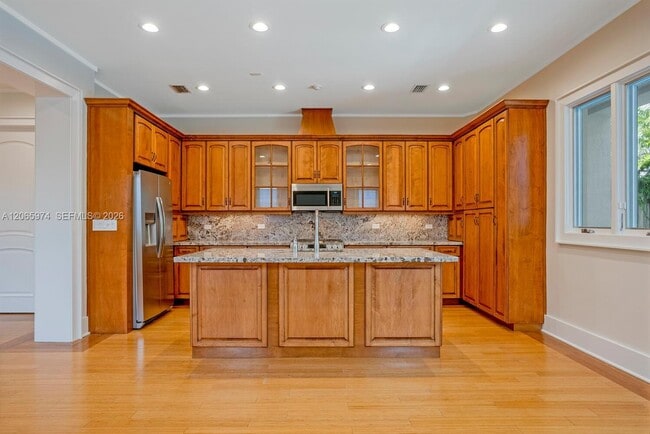 Photo - 3072 Carter St