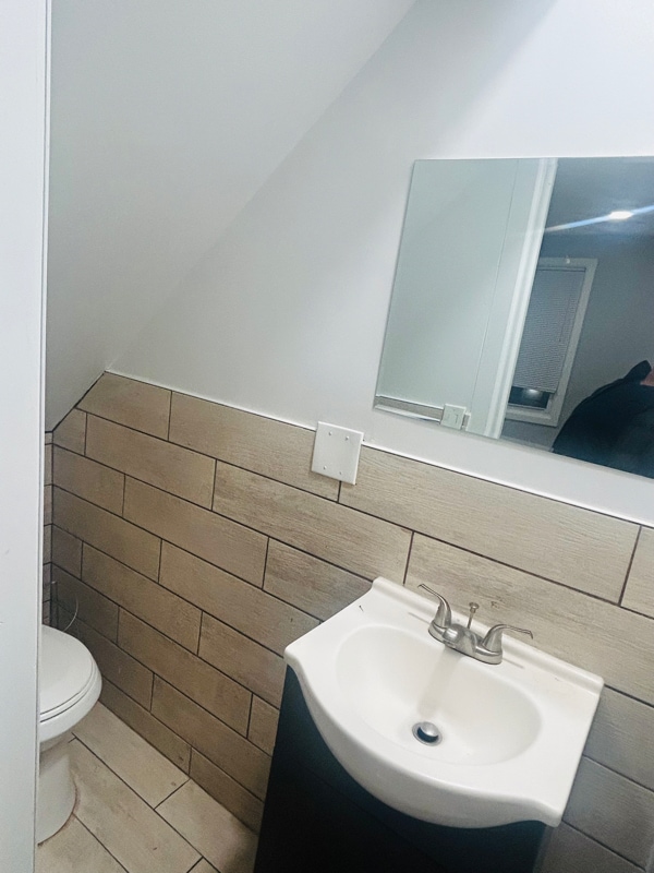 Photo - 311 W Broadway