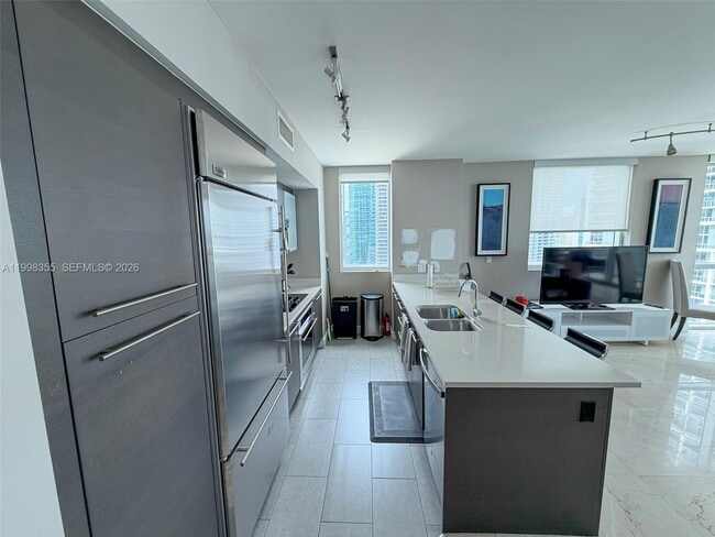 Photo - 500 Brickell Ave Unit 3001