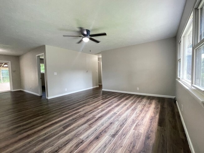 Photo - 1932 S Broadway Ave