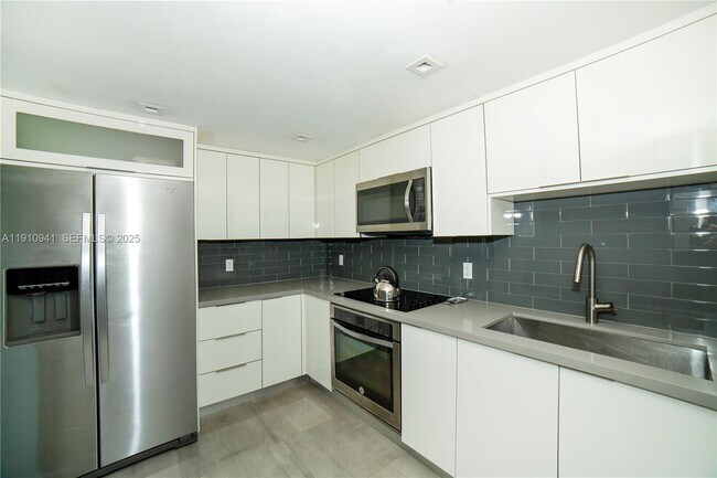 Photo - 100 Bayview Dr Unit 325