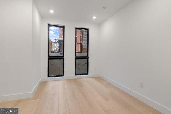 Photo - 2007 Cambridge St Unit 4