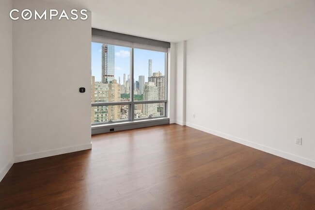 Photo - 200 W 67th St