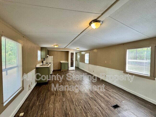 Photo - 137 SW Piston Glen