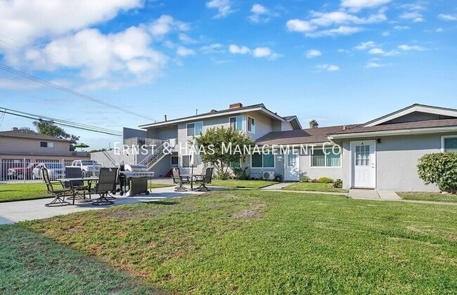 Photo - 17071 Oak Ln Unit D