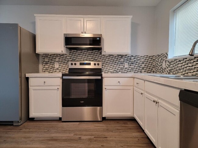 Kit - 3016 Princeton Ave