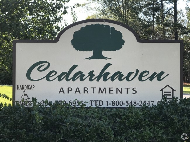 Building Photo - Cedarhaven Rental