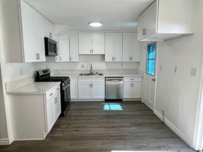 Brand New Kitchen - 17151 Roscoe Blvd