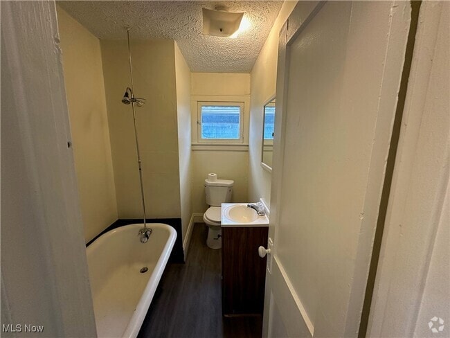 Building Photo - 779 E Exchange St Unit 3 Rental