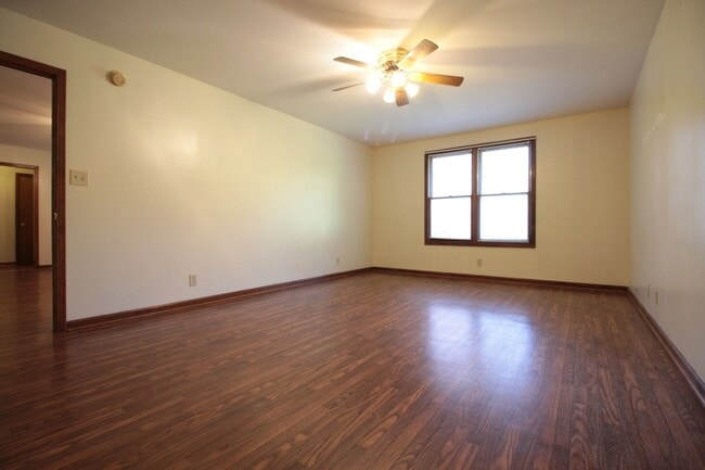 Photo - 205 Farmer Rd