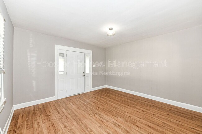 Photo - 802 N Denny St