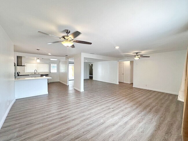 Photo - 812 Bracken Ave
