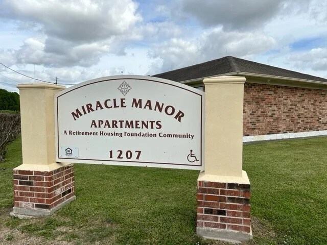 Photo - 1207 Miracle Dr