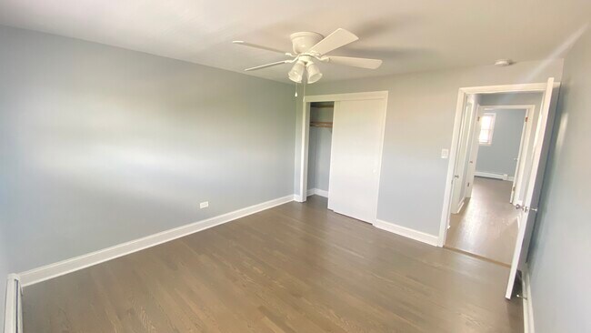 Photo - 2807 N McVicker Ave Unidad 3N