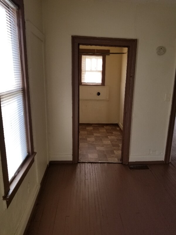 Photo - 261 Bellview St