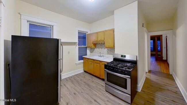 11 Alden Ave Unit 2