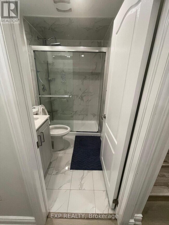 Photo - 138 Aylesbury Dr