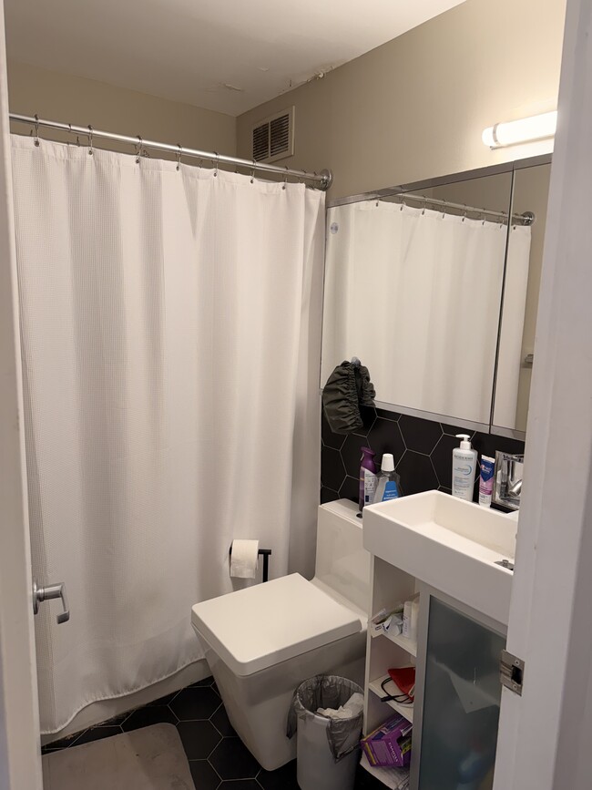 Photo - 70 W Burton Pl Unit 1406