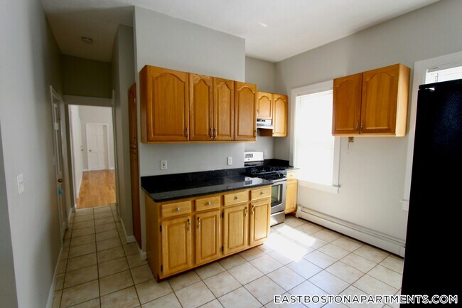 Photo - 154 Bennington St Unidad 3