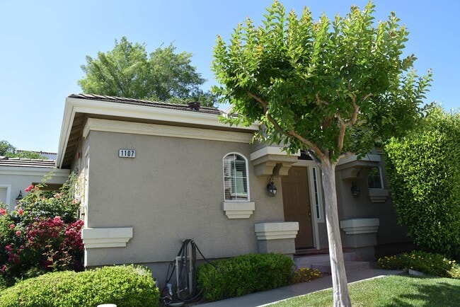 Photo - Wonderful gated Bentley Square HOA home in Browns Valley!