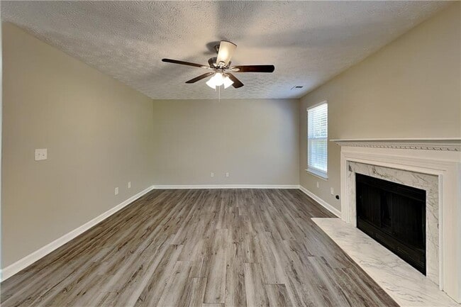 Photo - 120 Crestworth Pl