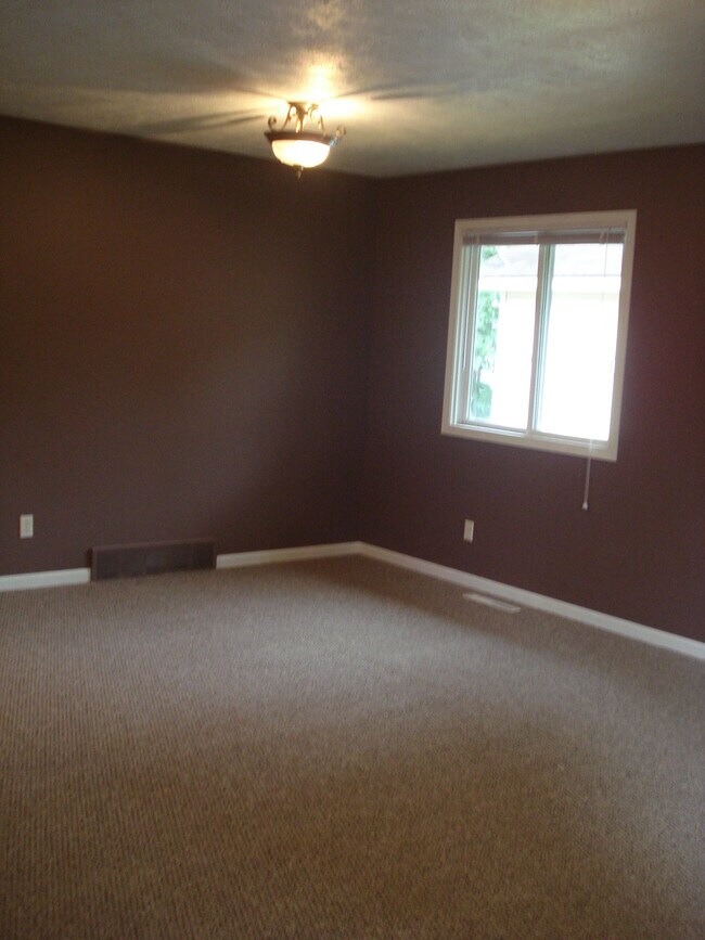 Photo - 34 National Ave SW