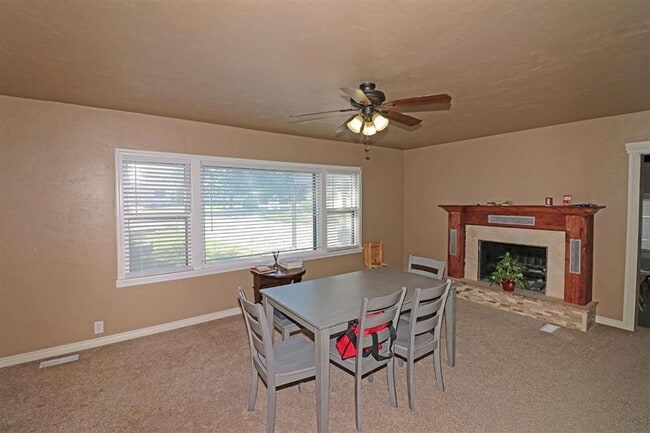 Photo - All utilities included 3-bedroom, 2-bathroom home in the Redlands