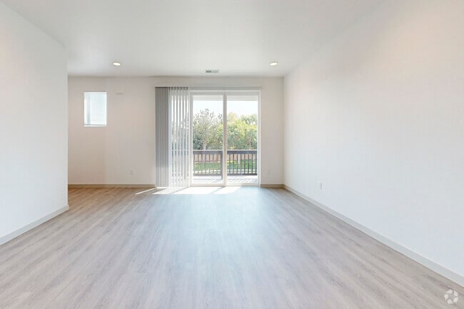 3BR, 2.5BA - 1,853SF - Living Room
