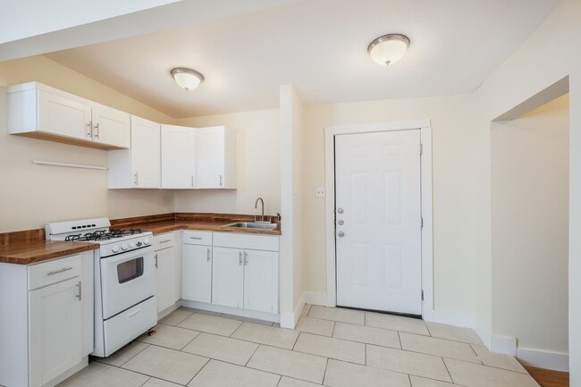 Building Photo - 1/1 Hidden Gem near Pearl Unit 3