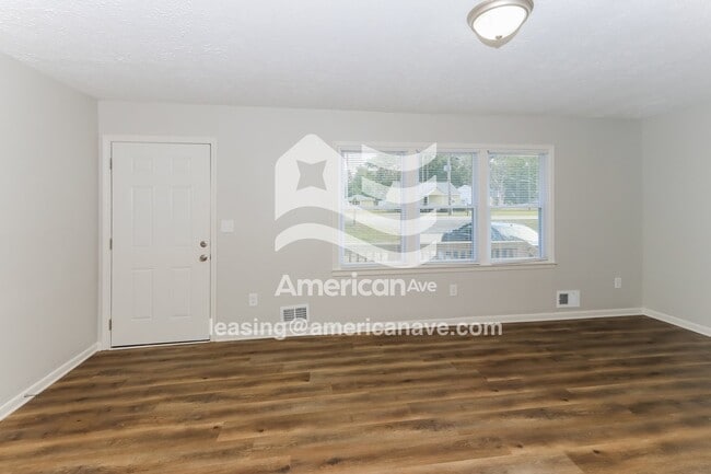 Photo - 1570 Engle Dr