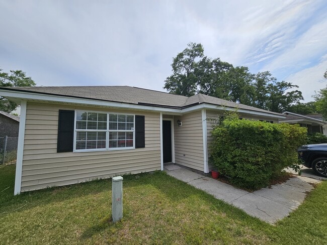 Building Photo - 124 Hunt Club Ct