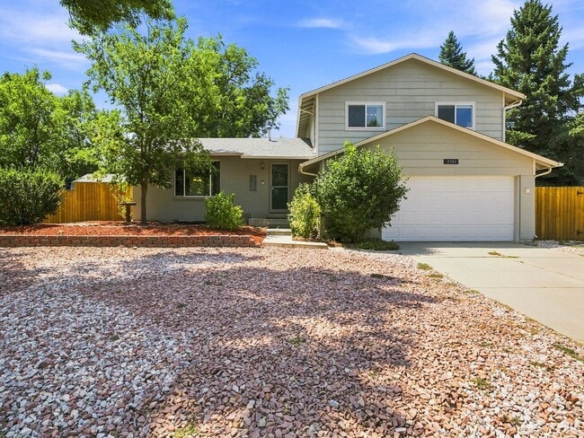 Building Photo - Beautiful Updated 5 Bed 3.5 Bath House in Central Fort Collins!