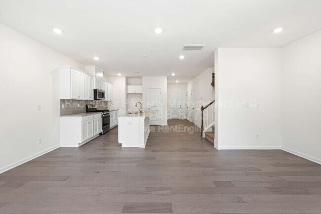 Photo - 2881 Yeager Dr NW