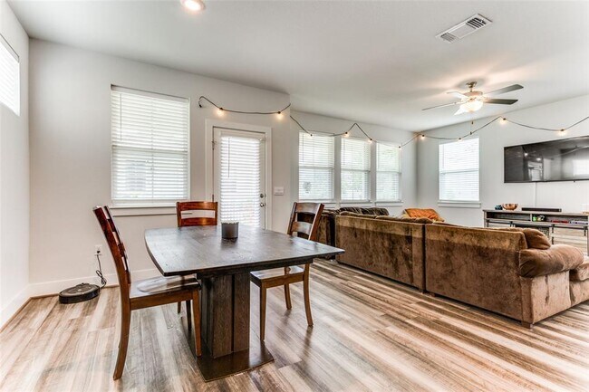 Photo - 7400 Wynkoop Ct