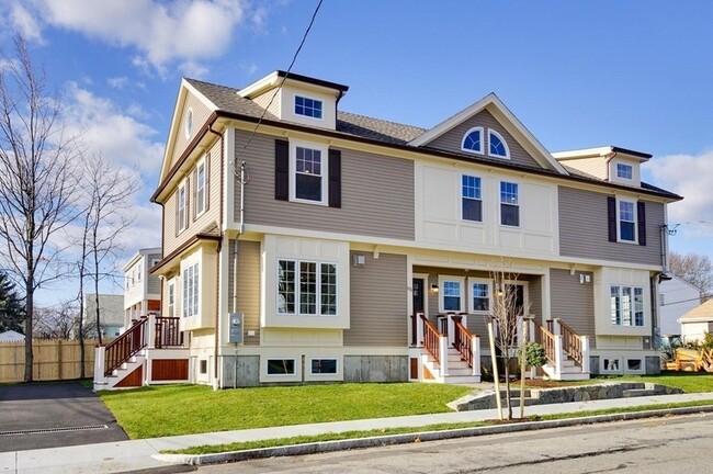 Building Photo - 276 Waverley Ave Unit 1