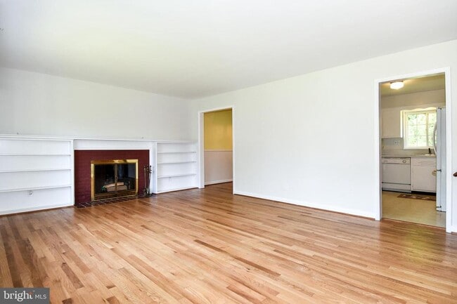 Building Photo - 6615 Ivy Hill Dr Rental