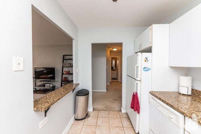 Photo - 1 bedroom in Chicago IL 60610 Unit 402