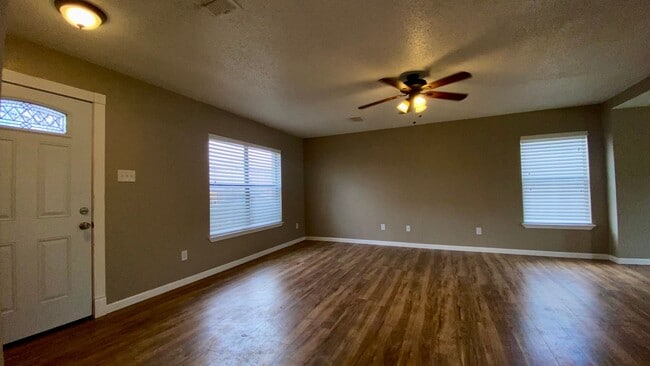 Photo - Beautiful Home in Established Neighborhood