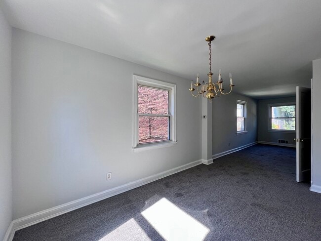 Photo - 3327 Dubois Pl SE