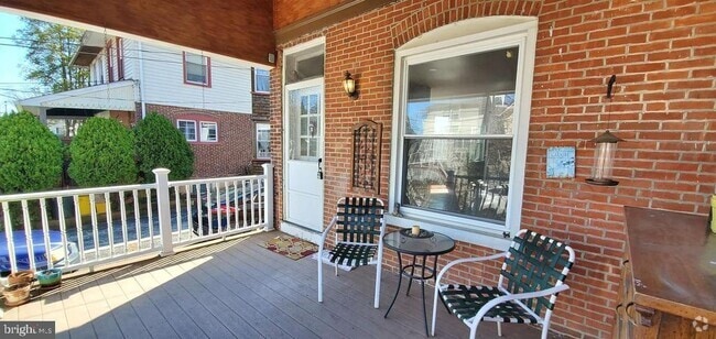 Building Photo - 16 Wildwood Ave Rental