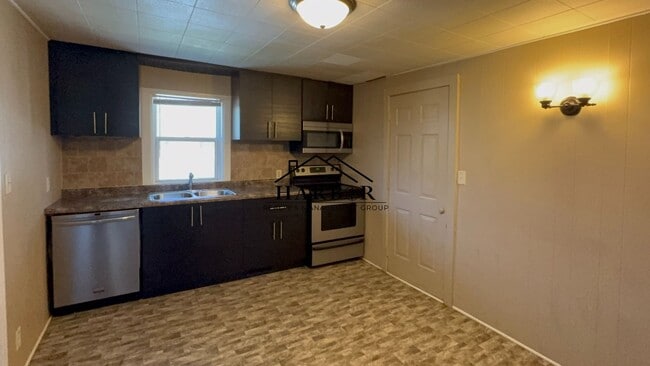 Photo - 322 6th St SE Unit 1