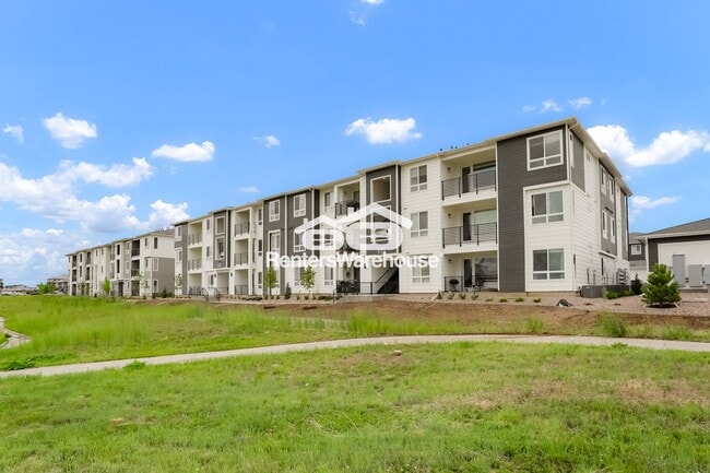 Photo - 6153 N Ceylon St Unidad 5301 Rental