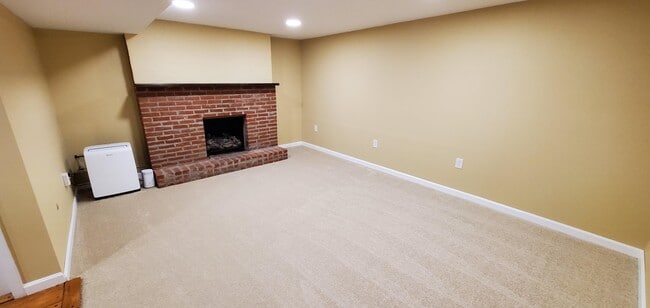 Photo - 11 Park Circle Rd Unit Private In-law Suite Apartment Rental
