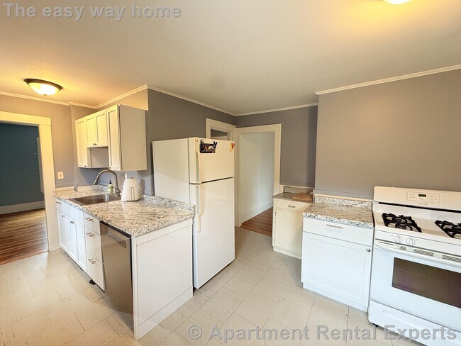 Building Photo - 19 Porter St Unit #2