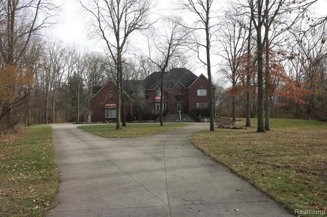 Building Photo - 6986 Montgomery Dr Rental